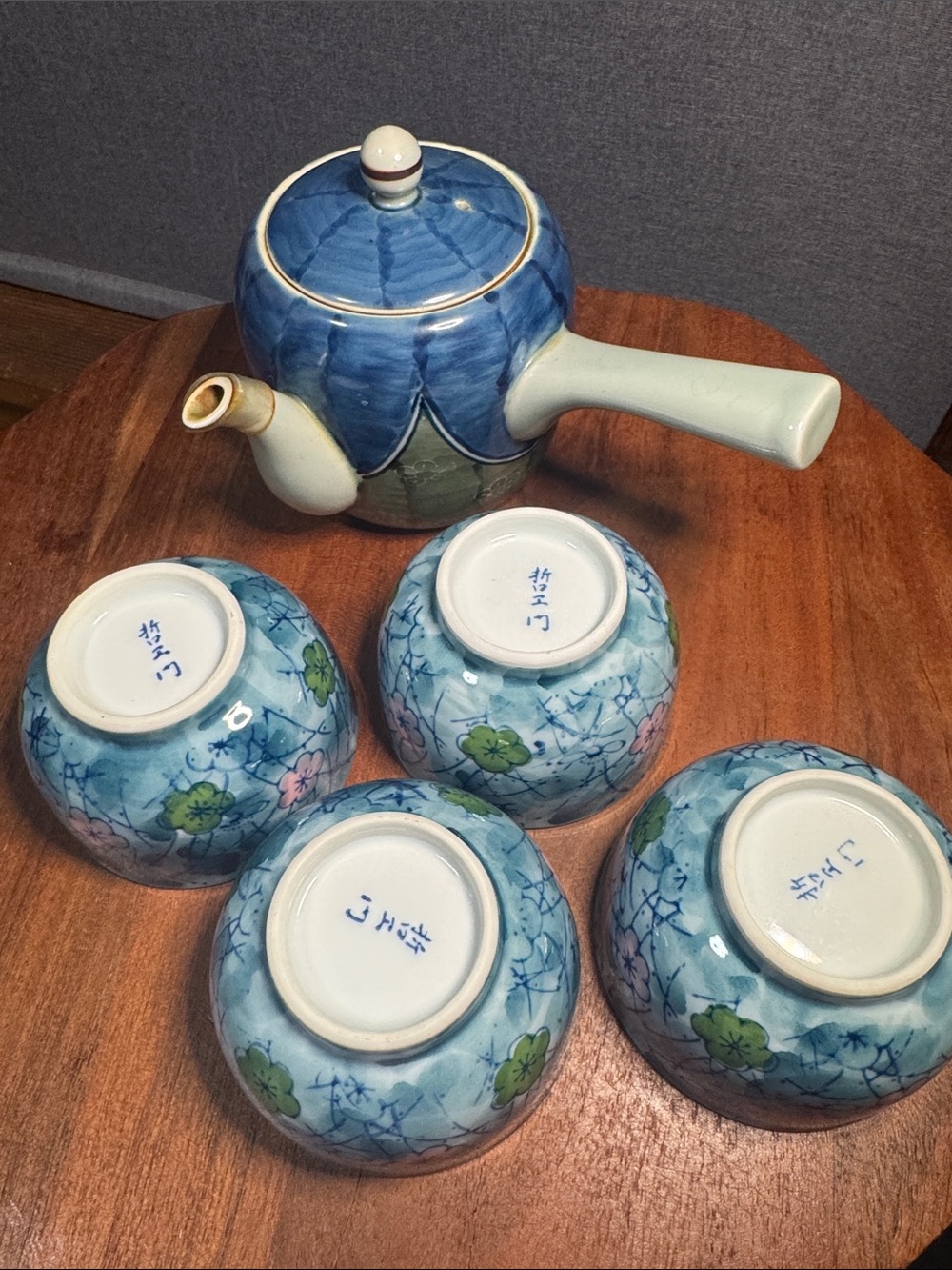 Blue Floral Japanese porcelain Teapot and Tea Bowl Set - Brand